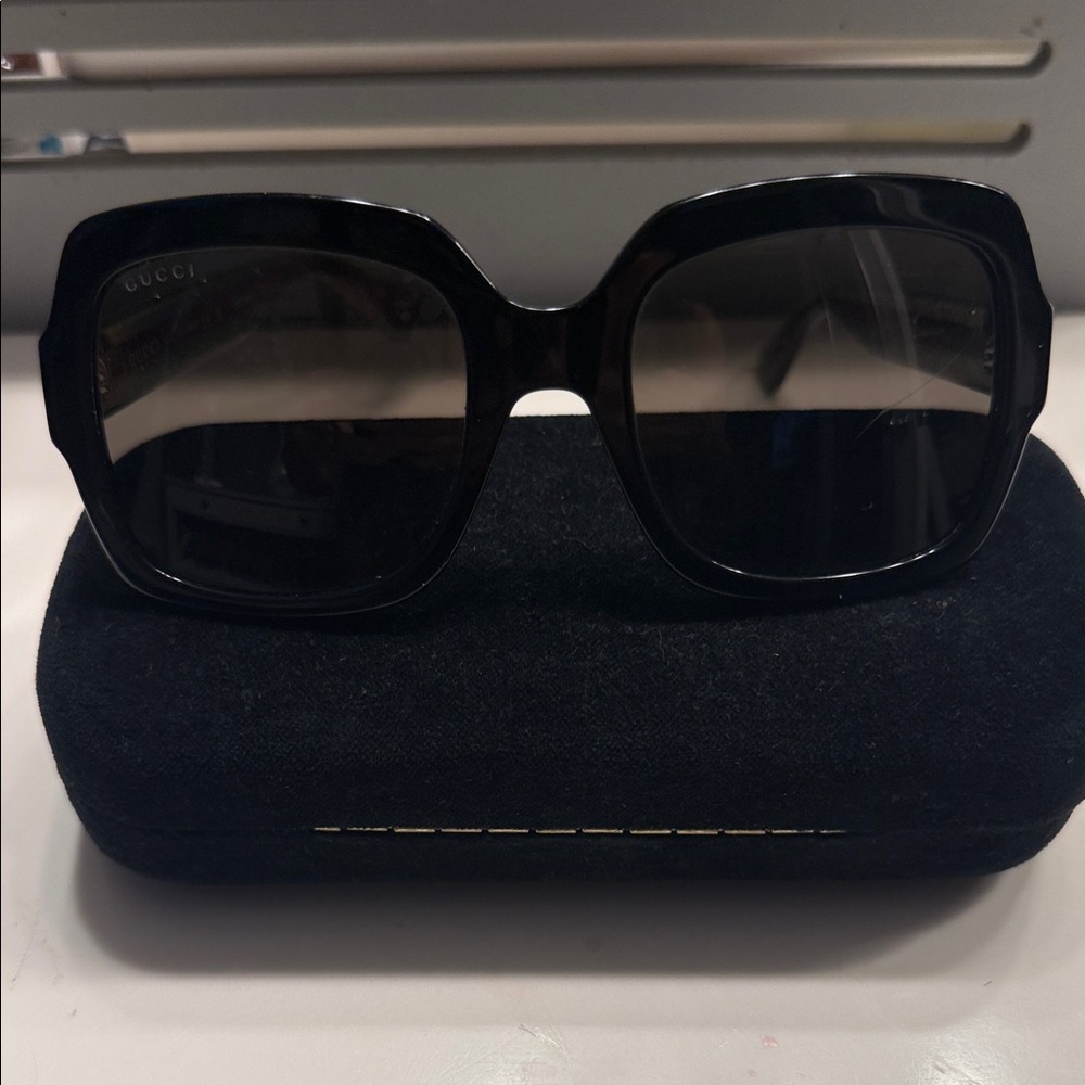 Gucci Glossy Black Oversized Sunglasses